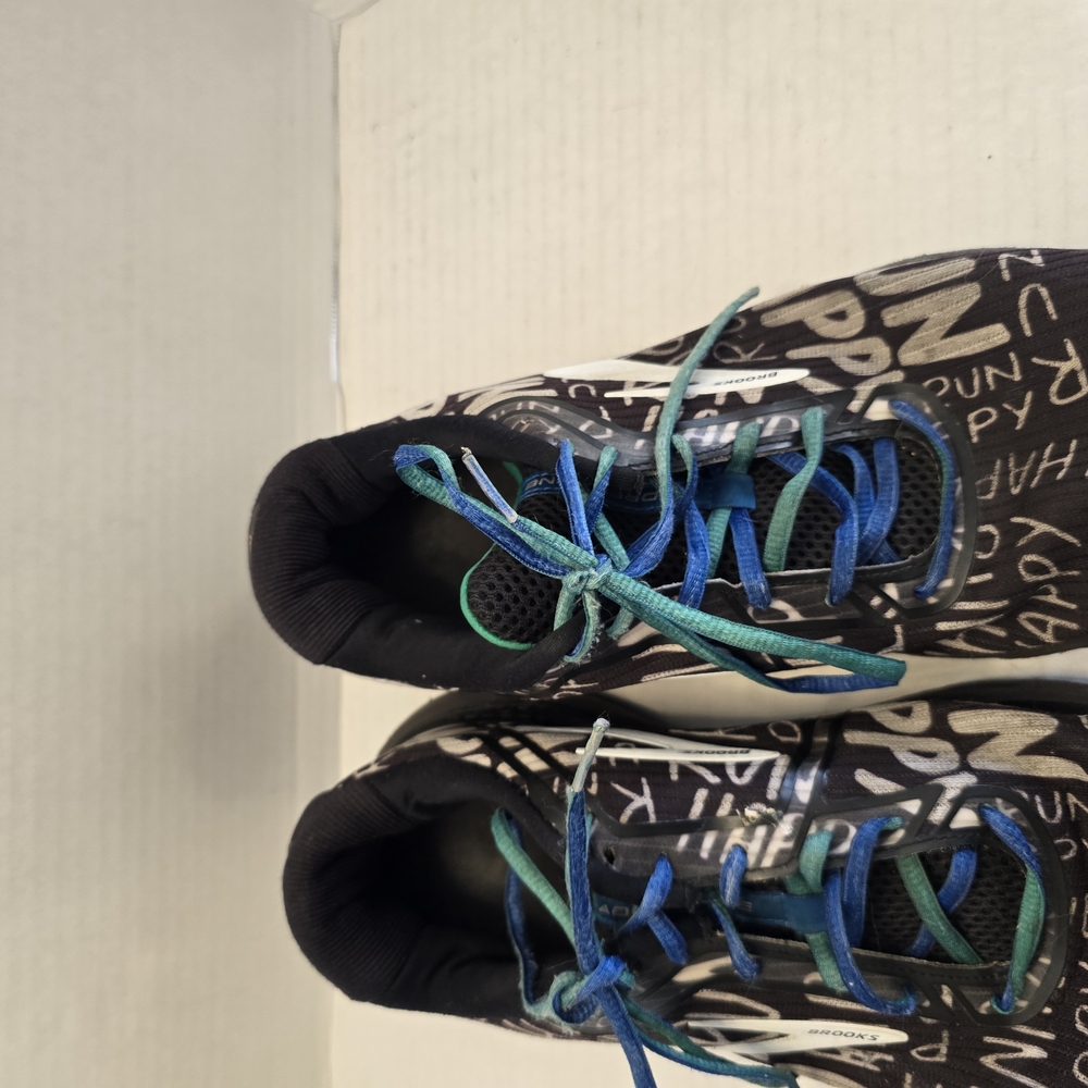 Brooks Black and Blue Athletic Shoes with Cushioned Sole and Textured Upper